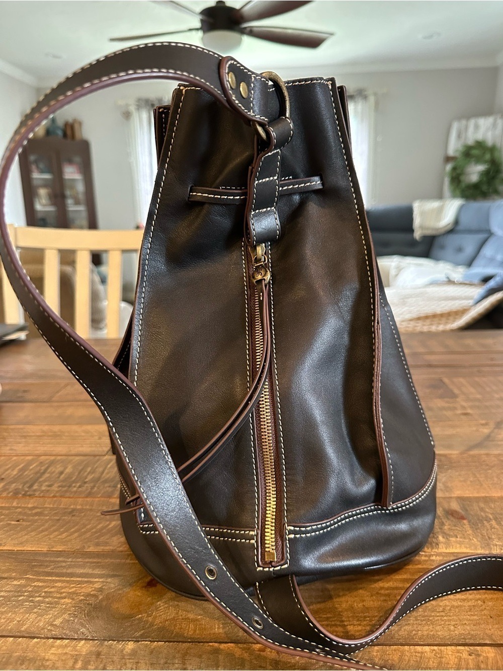 Hobo International Coast Black Luxe Leather Sling Bucket Bag New Without Tags - Picture 4 of 8